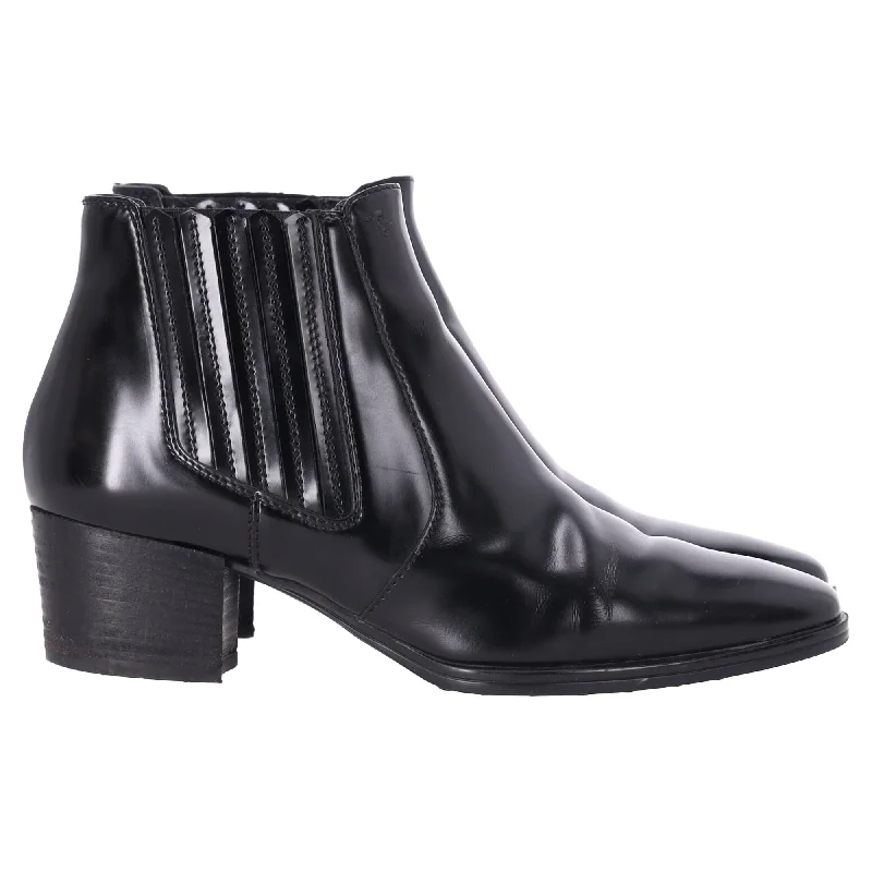 Tod's Glossed Ankle Boots in Black Leather