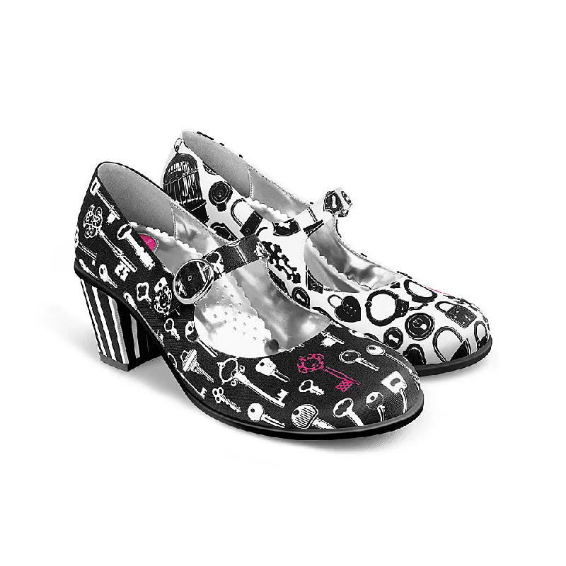 Chocolaticas® Mid Heels Key Women's Mary Jane Pump