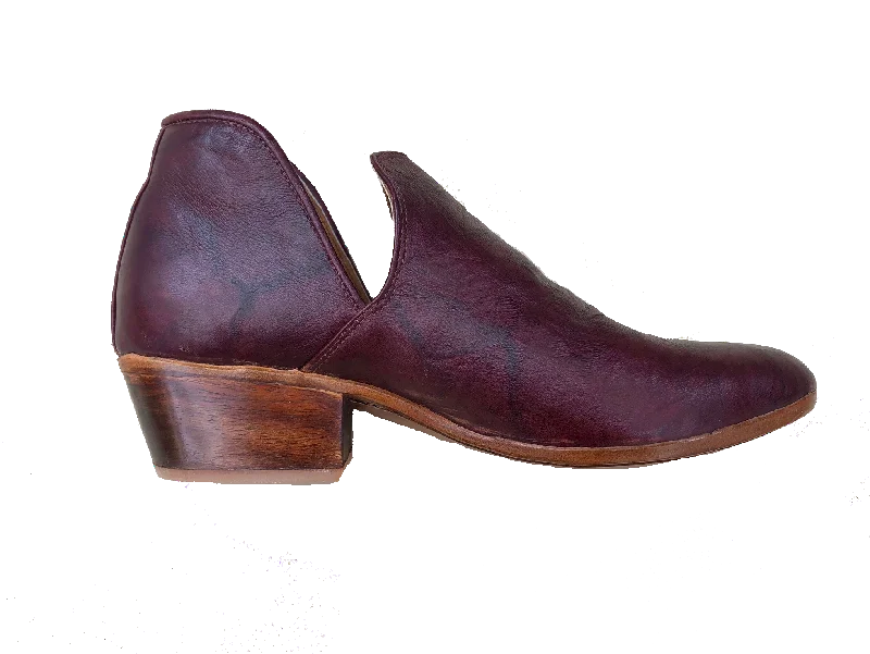 Red Leather Vaquera